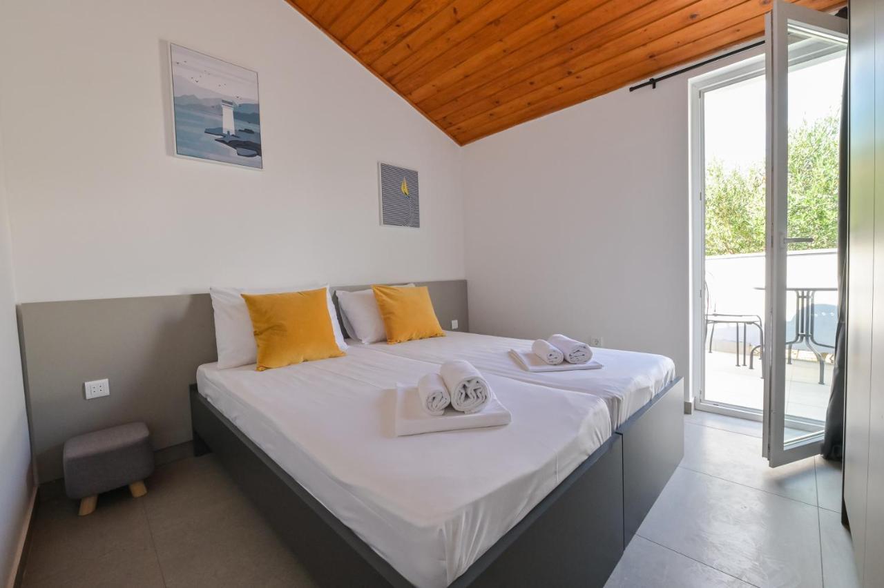 Double L House Apartment Novalja Room photo