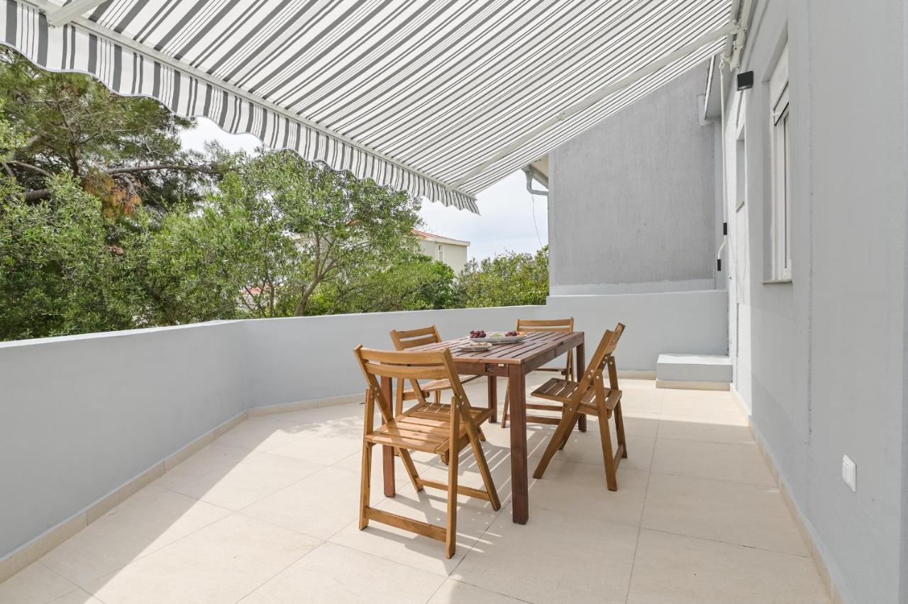 Double L House Apartment Novalja Exterior photo