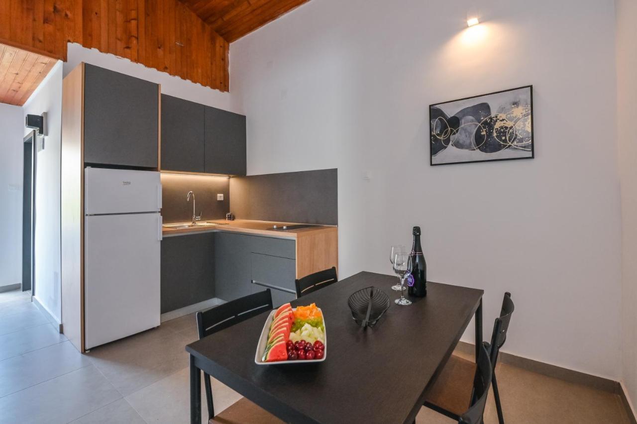 Double L House Apartment Novalja Exterior photo